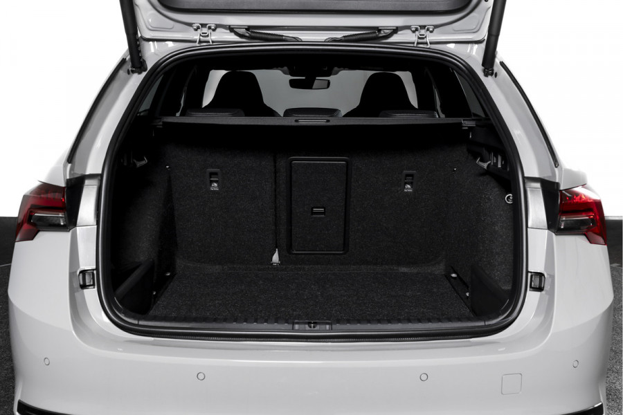 Škoda Octavia Combi 1.5 TSI MHEV 150 PK Sportline Tour | Elek. Trekhaak | Matrix Led | Adapt. Cruise | Winterpakket | 13 inch Navi | Camera | NAV + App. Connect | ECC | Elek. Klep | LM 18" |