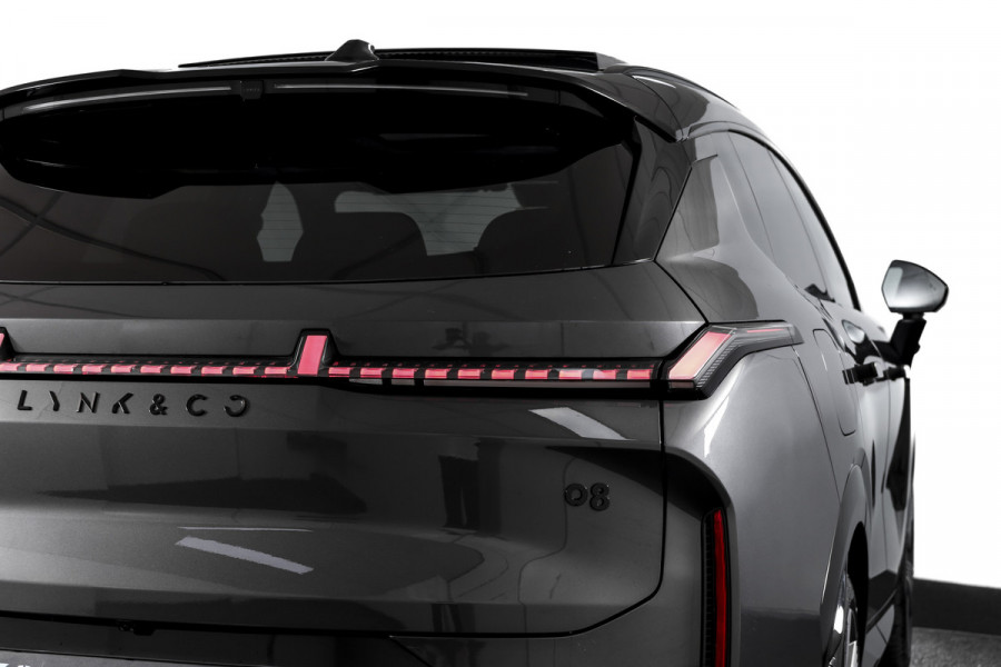 Lynk & Co 08 1.5 PHEV 349 PK More | 200km Elek. | S/K-Panodak | Elek. Stoel+Massage | Stoelverw.+Ventilatie | Matrix Led | Harman/Kardon | 360 Camera | Adapt. Cruise | NAV+App. Connect | LM 21" | 4444