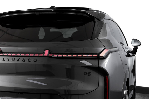 Lynk & Co 08 1.5 PHEV 349 PK More | 200km Elek. | S/K-Panodak | Elek. Stoel+Massage | Stoelverw.+Ventilatie | Matrix Led | Harman/Kardon | 360 Camera | Adapt. Cruise | NAV+App. Connect | LM 21" | 4444