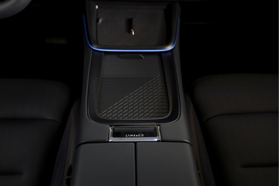 Lynk & Co 08 1.5 PHEV 349 PK More | 200km Elek. | S/K-Panodak | Elek. Stoel+Massage | Stoelverw.+Ventilatie | Matrix Led | Harman/Kardon | 360 Camera | Adapt. Cruise | NAV+App. Connect | LM 21" | 4444