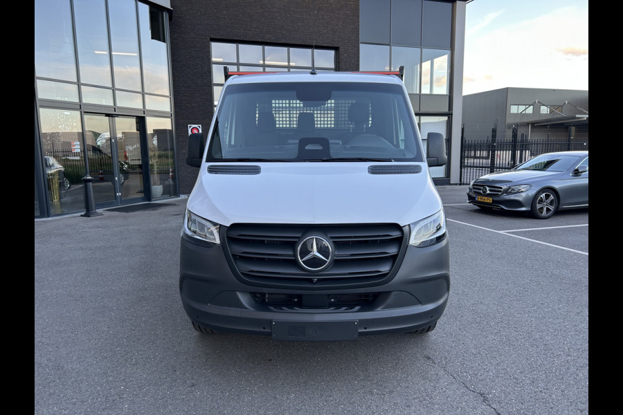 Mercedes-Benz eSprinter 320 L2 Select 81kWh / Snel laden 115kw / Open laadbak / Trekhaak / Distronic / MBUX / Smartphone-intergratie / Camera