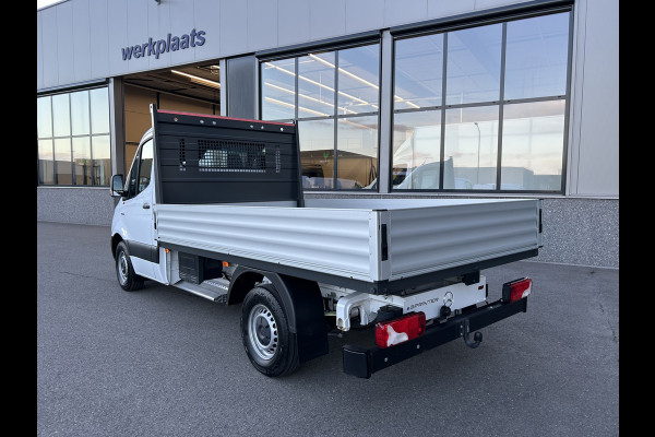Mercedes-Benz eSprinter 320 L2 Select 81kWh / Snel laden 115kw / Open laadbak / Trekhaak / Distronic / MBUX / Smartphone-intergratie / Camera