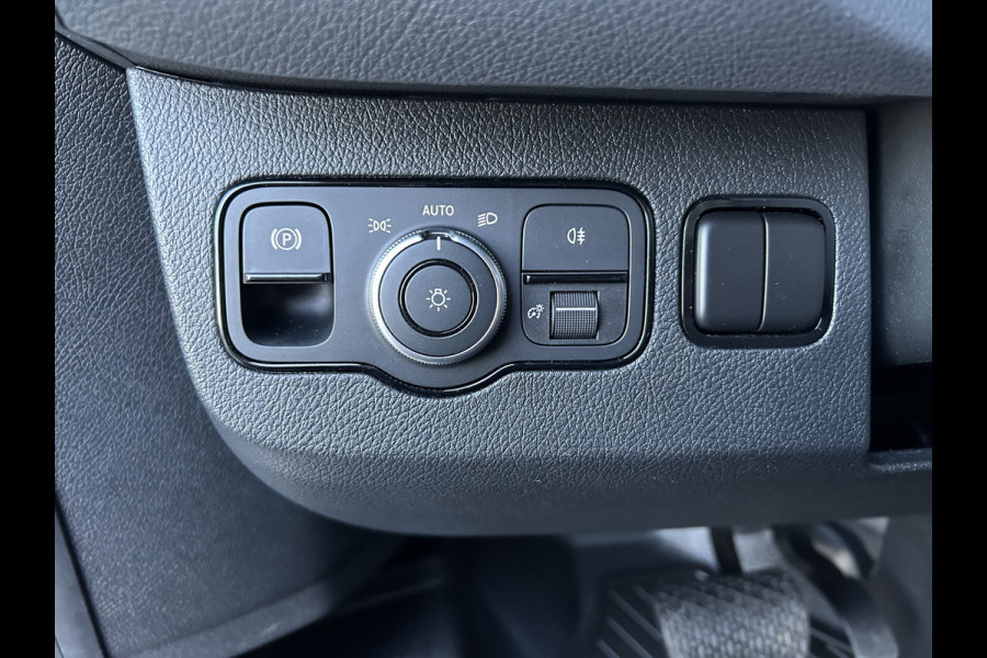 Mercedes-Benz eSprinter 320 L2 Select 81kWh / Snel laden 115kw / Open laadbak / Trekhaak / Distronic / MBUX / Smartphone-intergratie / Camera