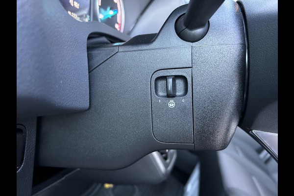 Mercedes-Benz eSprinter 320 L2 Select 81kWh / Snel laden 115kw / Open laadbak / Trekhaak / Distronic / MBUX / Smartphone-intergratie / Camera