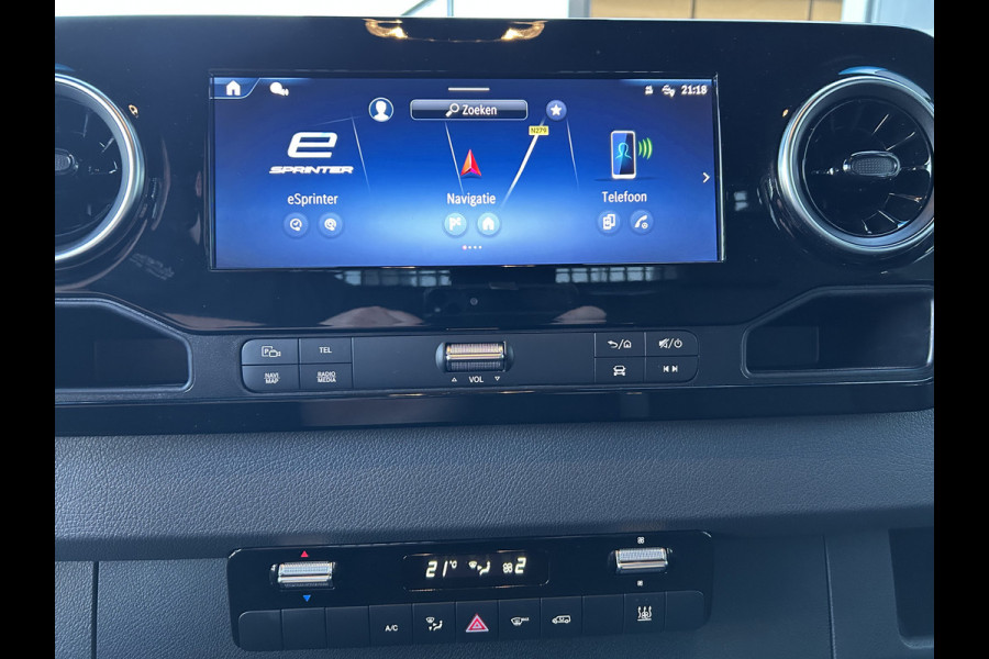 Mercedes-Benz eSprinter 320 L2 Select 81kWh / Snel laden 115kw / Open laadbak / Trekhaak / Distronic / MBUX / Smartphone-intergratie / Camera