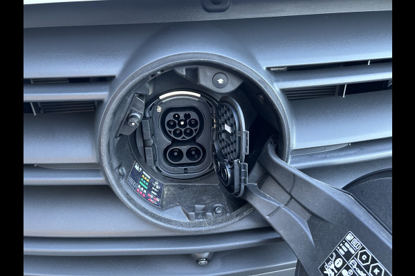 Mercedes-Benz eSprinter 320 L2 Select 81kWh / Snel laden 115kw / Open laadbak / Trekhaak / Distronic / MBUX / Smartphone-intergratie / Camera