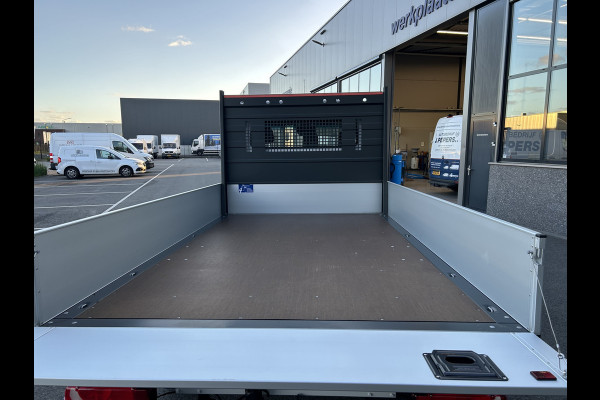 Mercedes-Benz eSprinter 320 L2 Select 81kWh / Snel laden 115kw / Open laadbak / Trekhaak / Distronic / MBUX / Smartphone-intergratie / Camera