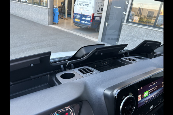 Mercedes-Benz eSprinter 320 L2 Select 81kWh / Snel laden 115kw / Open laadbak / Trekhaak / Distronic / MBUX / Smartphone-intergratie / Camera