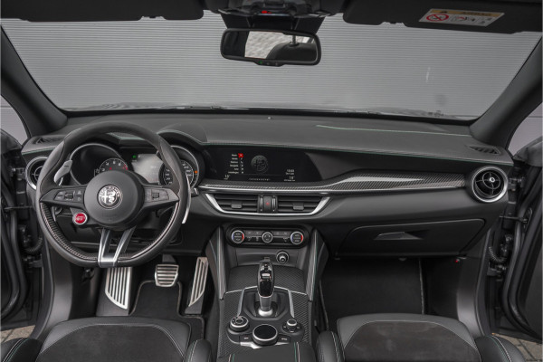 Alfa Romeo Stelvio 2.9 V6 AWD Quadrifoglio Pano H&K Carbon ACC Squadra NL Auto