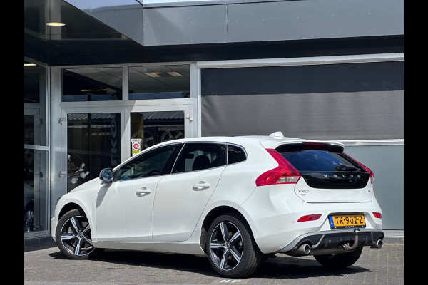 Volvo V40 1.5 T3 Polar+ Sport R-DESIGN / DOH / AUTO / PANO / NAP