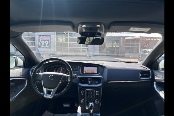 Volvo V40 1.5 T3 Polar+ Sport R-DESIGN / DOH / AUTO / PANO / NAP