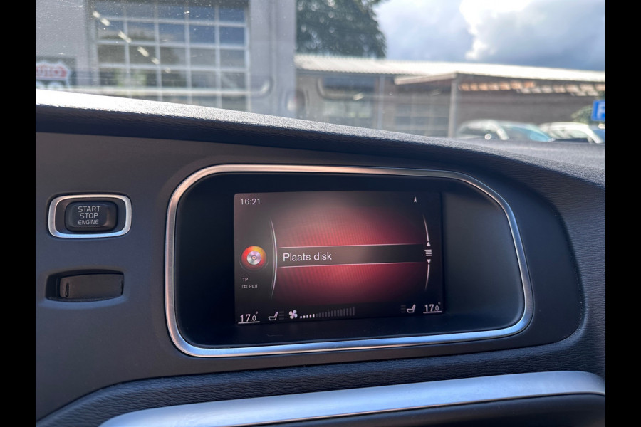 Volvo V40 1.5 T3 Polar+ Sport R-DESIGN / DOH / AUTO / PANO / NAP