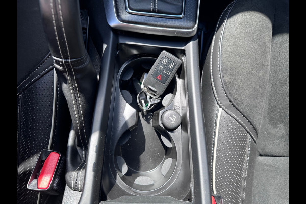 Volvo V40 1.5 T3 Polar+ Sport R-DESIGN / DOH / AUTO / PANO / NAP
