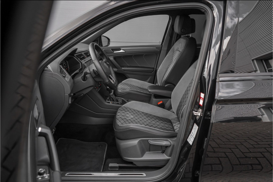 Volkswagen Tiguan 1.4 TSI eHybrid R-Line HUD ACC Black Pack Elek Trekhaak IQ Light