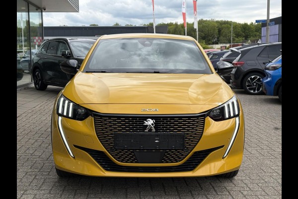 Peugeot e-208 EV GT 50 kWh | 99,3% SOH | 7800 KM | Stoelverwarming | Adaptive Cruise | Dodehoeksensoren | LM Winterset