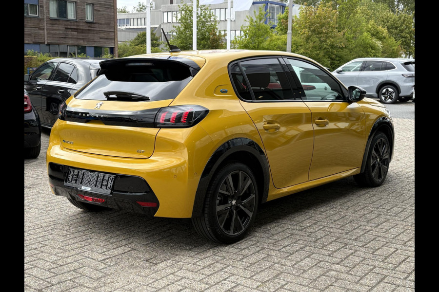 Peugeot e-208 EV GT 50 kWh | 99,3% SOH | 7800 KM | Stoelverwarming | Adaptive Cruise | Dodehoeksensoren | LM Winterset