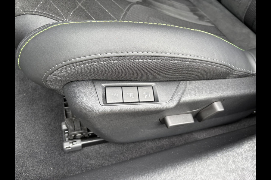 Peugeot e-208 EV GT 50 kWh | 99,3% SOH | 7800 KM | Stoelverwarming | Adaptive Cruise | Dodehoeksensoren | LM Winterset