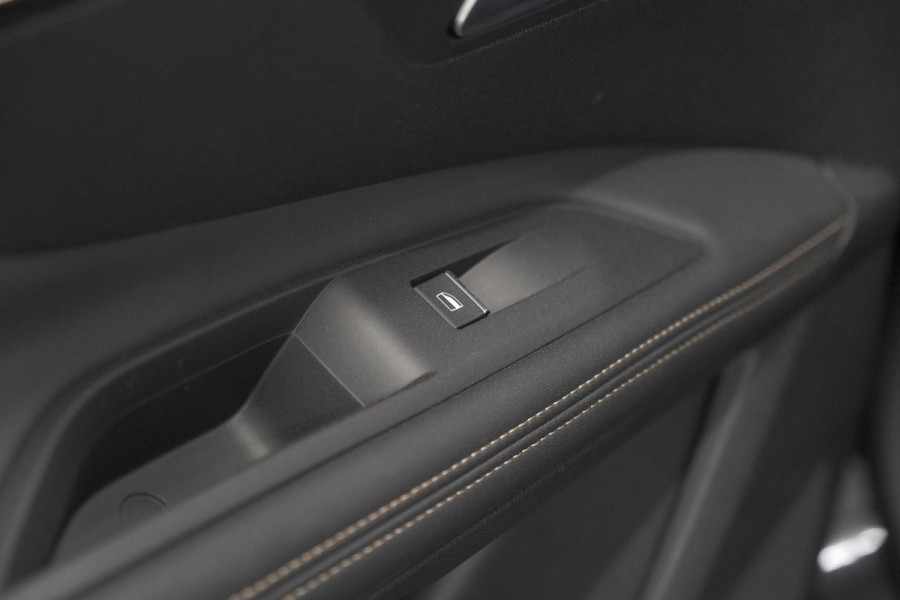 Peugeot 3008 1.6 HYbrid 225 GT | Panoramadak | Adaptieve Cruise Control | Dodehoekdetectie | Camera