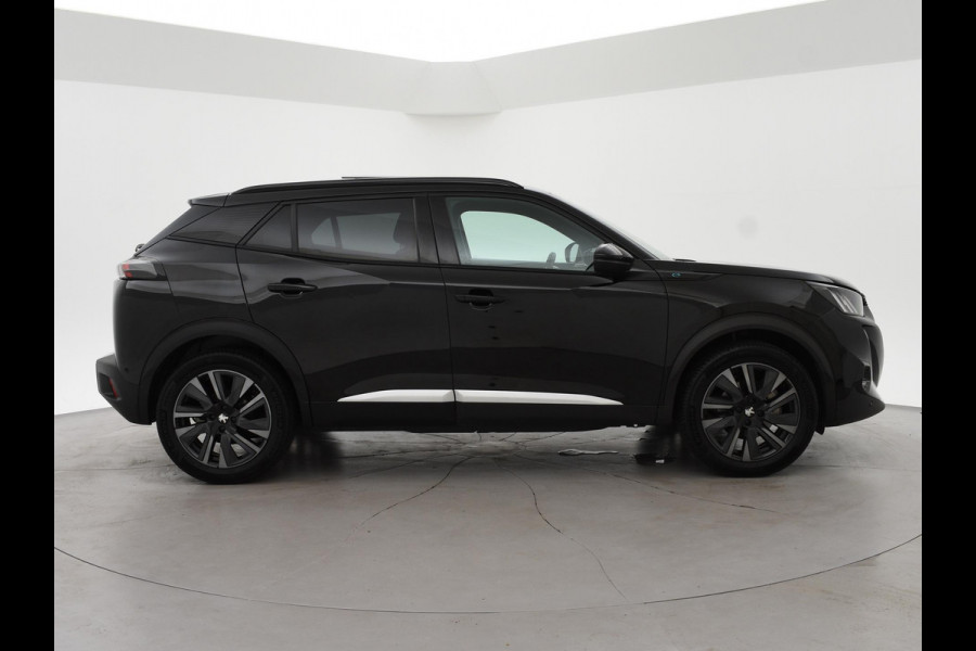 Peugeot e-2008 EV GT 50 kWh 3-FASE + ADAPTIVE CRUISE | PANORAMA | STOELVERW. | 18 INCH | 92% SOH | LEDER/ALCANTARA