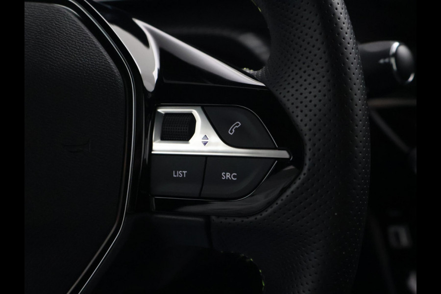 Peugeot e-2008 EV GT 50 kWh 3-FASE + ADAPTIVE CRUISE | PANORAMA | STOELVERW. | 18 INCH | 92% SOH | LEDER/ALCANTARA