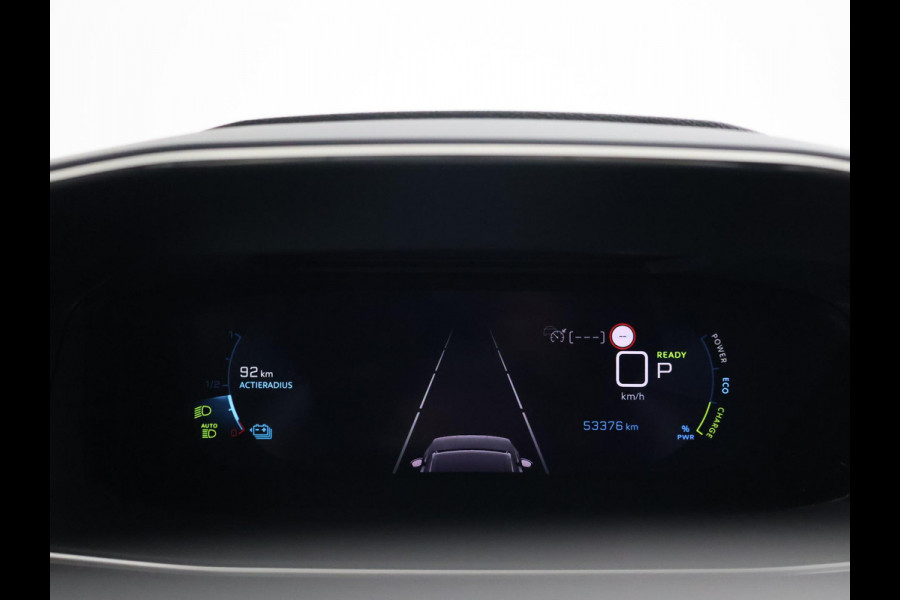 Peugeot e-2008 EV GT 50 kWh 3-FASE + ADAPTIVE CRUISE | PANORAMA | STOELVERW. | 18 INCH | 92% SOH | LEDER/ALCANTARA