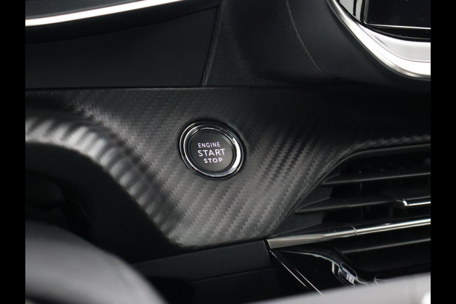 Peugeot e-2008 EV GT 50 kWh 3-FASE + ADAPTIVE CRUISE | PANORAMA | STOELVERW. | 18 INCH | 92% SOH | LEDER/ALCANTARA