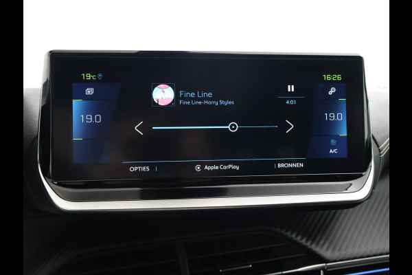 Peugeot e-2008 EV GT 50 kWh 3-FASE + ADAPTIVE CRUISE | PANORAMA | STOELVERW. | 18 INCH | 92% SOH | LEDER/ALCANTARA