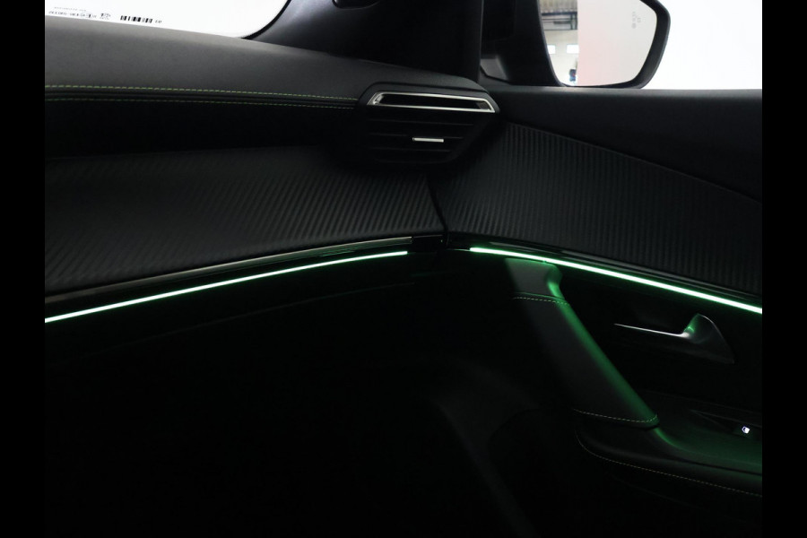 Peugeot e-2008 EV GT 50 kWh 3-FASE + ADAPTIVE CRUISE | PANORAMA | STOELVERW. | 18 INCH | 92% SOH | LEDER/ALCANTARA