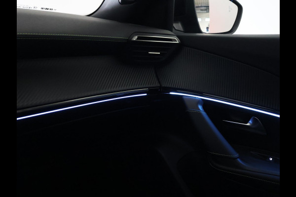 Peugeot e-2008 EV GT 50 kWh 3-FASE + ADAPTIVE CRUISE | PANORAMA | STOELVERW. | 18 INCH | 92% SOH | LEDER/ALCANTARA