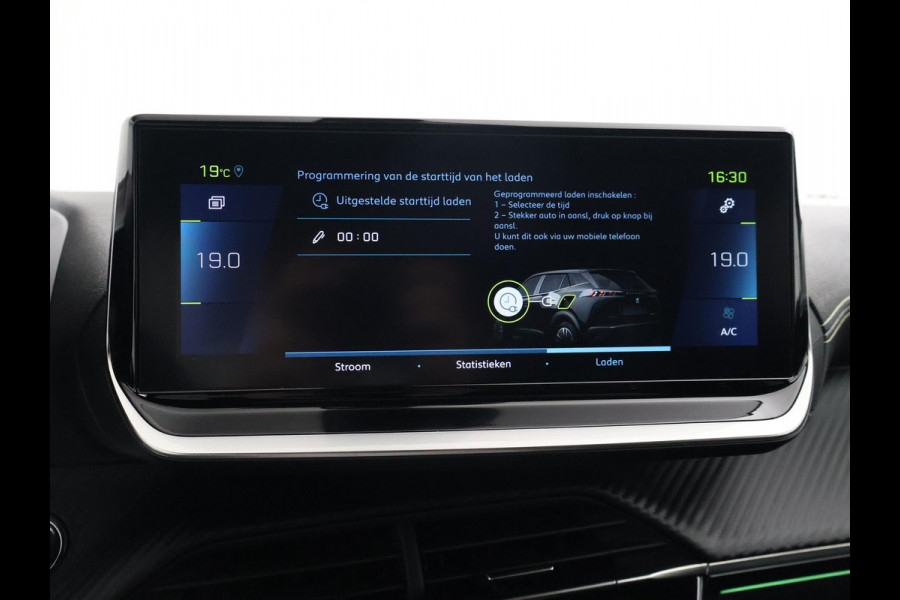 Peugeot e-2008 EV GT 50 kWh 3-FASE + ADAPTIVE CRUISE | PANORAMA | STOELVERW. | 18 INCH | 92% SOH | LEDER/ALCANTARA
