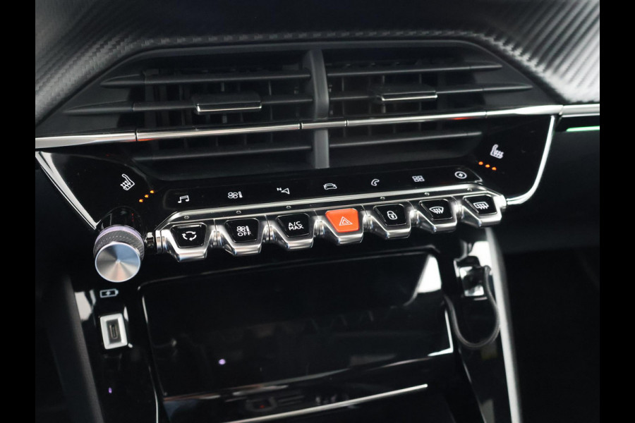 Peugeot e-2008 EV GT 50 kWh 3-FASE + ADAPTIVE CRUISE | PANORAMA | STOELVERW. | 18 INCH | 92% SOH | LEDER/ALCANTARA