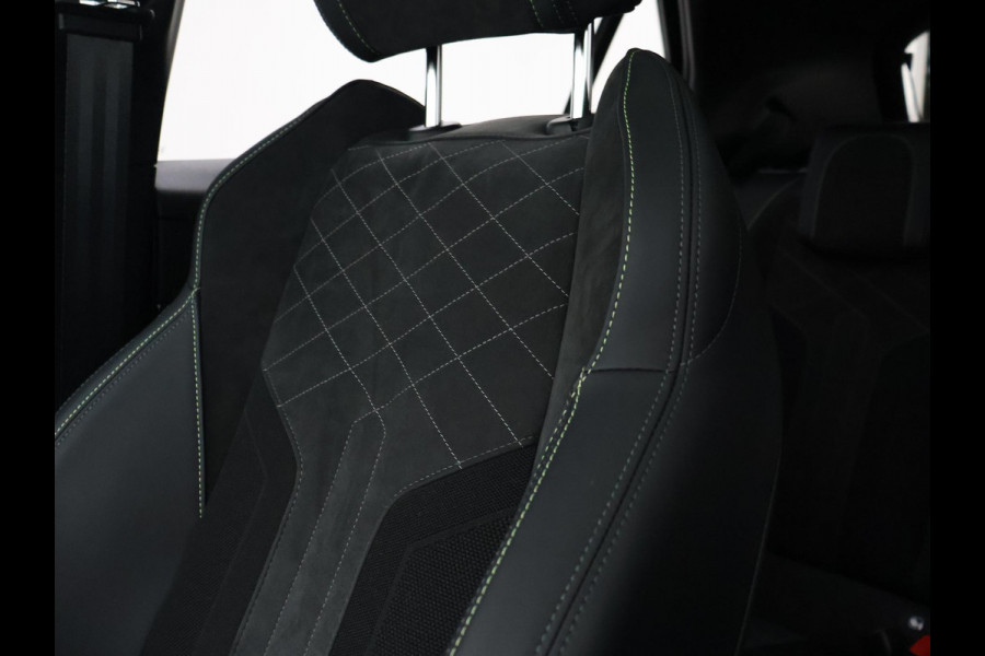 Peugeot e-2008 EV GT 50 kWh 3-FASE + ADAPTIVE CRUISE | PANORAMA | STOELVERW. | 18 INCH | 92% SOH | LEDER/ALCANTARA