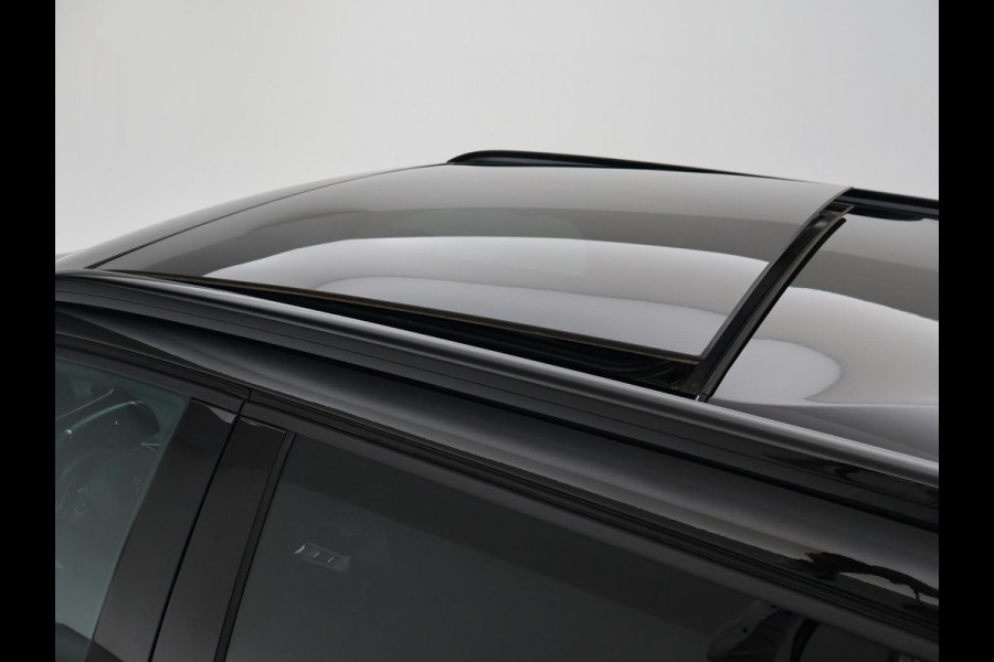 Peugeot e-2008 EV GT 50 kWh 3-FASE + ADAPTIVE CRUISE | PANORAMA | STOELVERW. | 18 INCH | 92% SOH | LEDER/ALCANTARA
