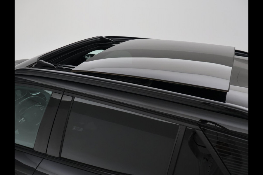 Peugeot e-2008 EV GT 50 kWh 3-FASE + ADAPTIVE CRUISE | PANORAMA | STOELVERW. | 18 INCH | 92% SOH | LEDER/ALCANTARA