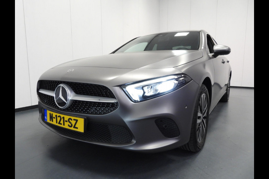 Mercedes-Benz A-Klasse A250e Luxury Limited MAT GRIJS/LEER/SFEER/TREKH./17"LMV!