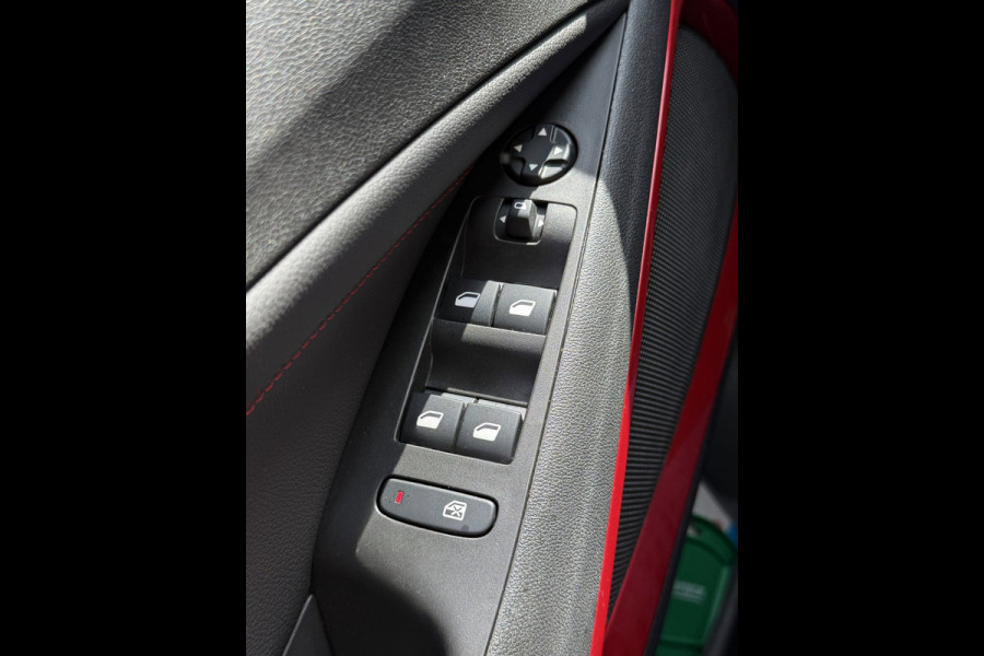 Opel Crossland 1.2 Turbo GS Line - AUTOMAAT I Navigatie / Apple CarPlay I Airco I LED I PDC I Sport pakket I Dealer onderhouden