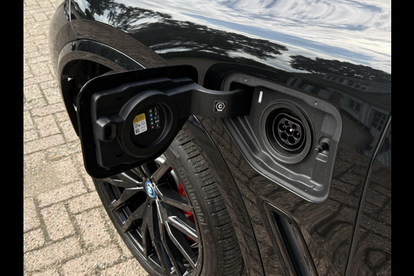 BMW X5 xDrive45e M SPORT | LASER | STOELMASSAGE | STOELVENTILATIE | PANORAMA | SOFT CLOSE | DRIVING ASS. PROFF | HEAD UP |