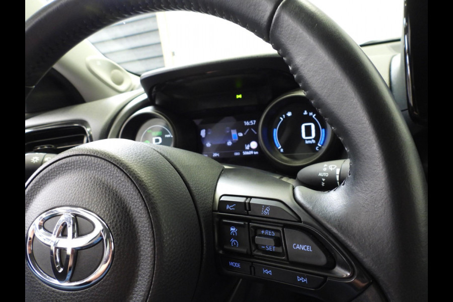 Toyota Yaris 1.5 Hybrid 115 Style NAVI/CAMERA/CLIMA/LED/JBL/16"LMV!