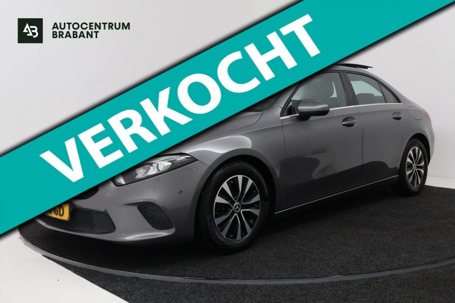 Mercedes-Benz A-Klasse 200 Business Solution (PANORAMADAK, STOELVERWARMING, CAMERA, CRUISE CONTROL, PARKEERSENSOREN)