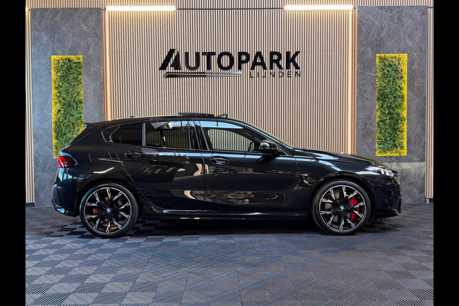 BMW 1-serie 120 M Sport Pro PANO|FABRIEKSGARANTIE|HARMAN KARDON|DEALER ONDERHOUDEN|KEYLESS|CARPLAY|CAMERA|SFEERVERL|19INCH|BOMVOL!