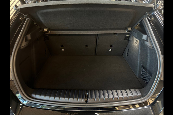 BMW 1-serie 120 M Sport Pro PANO|FABRIEKSGARANTIE|HARMAN KARDON|DEALER ONDERHOUDEN|KEYLESS|CARPLAY|CAMERA|SFEERVERL|19INCH|BOMVOL!