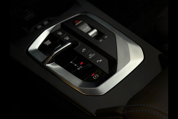 BMW 1-serie 120 M Sport Pro PANO|FABRIEKSGARANTIE|HARMAN KARDON|DEALER ONDERHOUDEN|KEYLESS|CARPLAY|CAMERA|SFEERVERL|19INCH|BOMVOL!