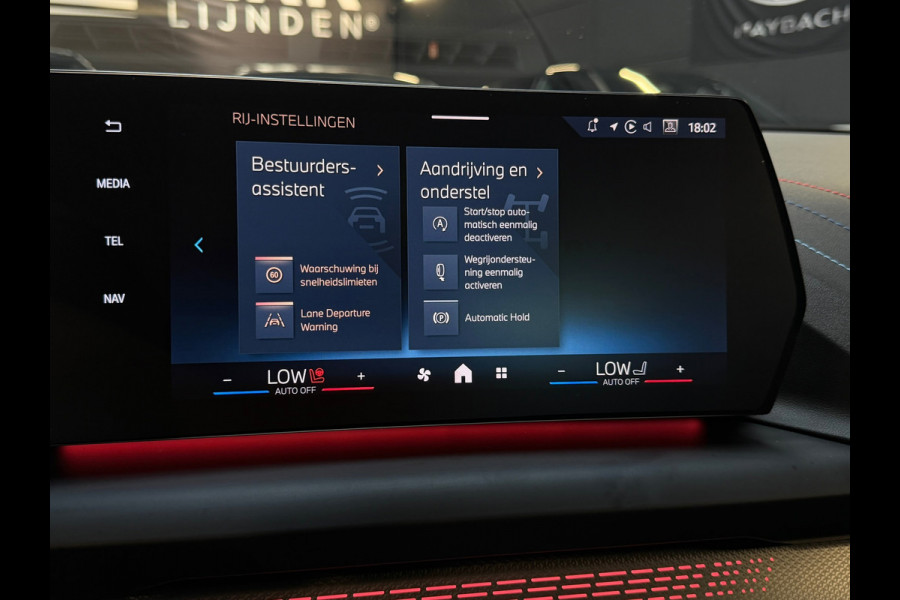 BMW 1-serie 120 M Sport Pro PANO|FABRIEKSGARANTIE|HARMAN KARDON|DEALER ONDERHOUDEN|KEYLESS|CARPLAY|CAMERA|SFEERVERL|19INCH|BOMVOL!