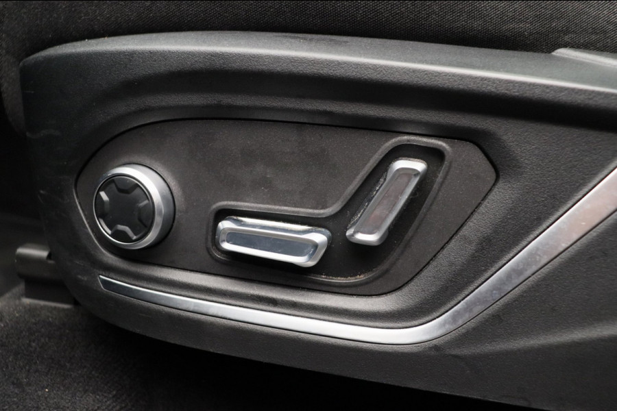 Lynk & Co 01 1.5 261PK Plug-in Hybrid *TREKHAAK* Pano/dak Apple/Carplay Adaptive/Cruise