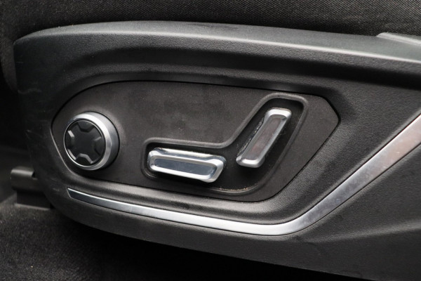 Lynk & Co 01 1.5 261PK Plug-in Hybrid *TREKHAAK* Pano/dak Apple/Carplay Adaptive/Cruise