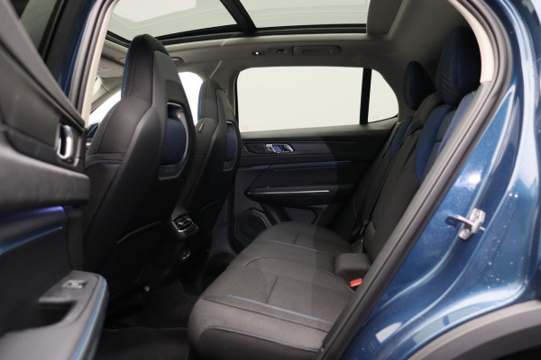 Lynk & Co 01 1.5 261PK Plug-in Hybrid *TREKHAAK* Pano/dak Apple/Carplay Adaptive/Cruise
