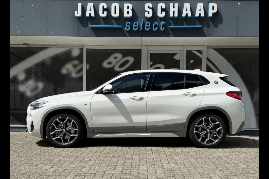 BMW X2 SDrive20i High Executive / Automaat / 19'' LM / Camera / Trekhaak (1.800KG) / M pakket /
