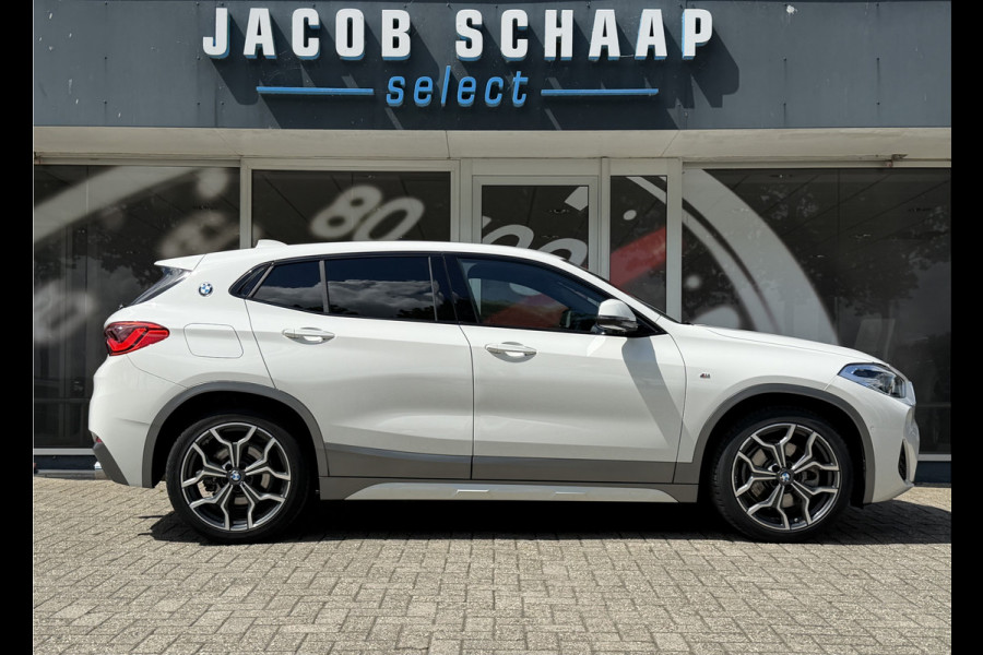 BMW X2 SDrive20i High Executive / Automaat / 19'' LM / Camera / Trekhaak (1.800KG) / M pakket /