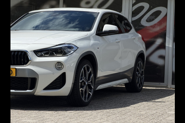 BMW X2 SDrive20i High Executive / Automaat / 19'' LM / Camera / Trekhaak (1.800KG) / M pakket /