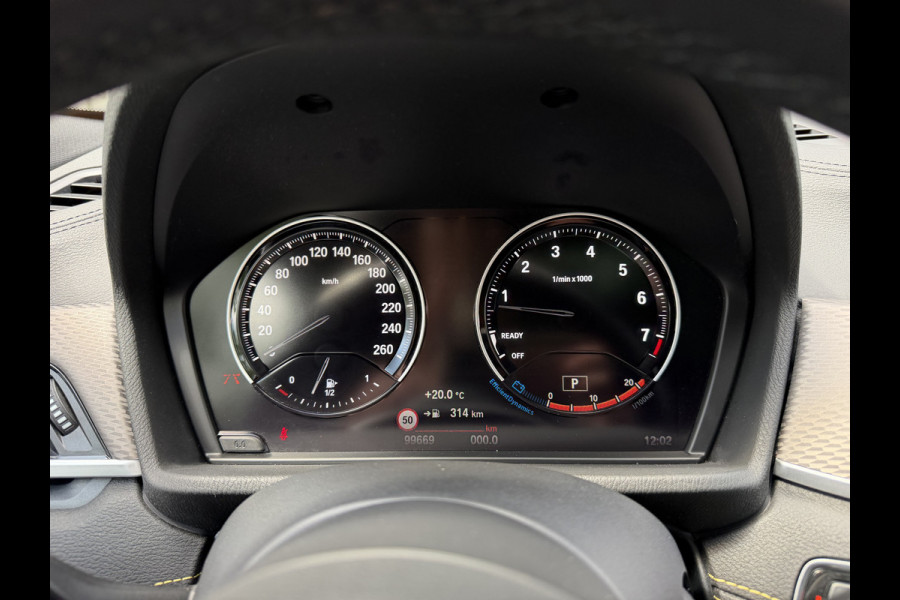 BMW X2 SDrive20i High Executive / Automaat / 19'' LM / Camera / Trekhaak (1.800KG) / M pakket /